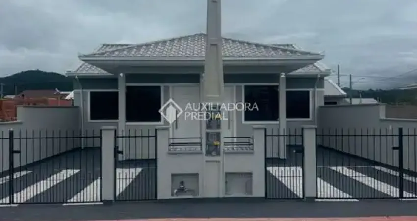 Casa com 2 quartos à venda na Michelangelo, 23, Barra do Aririú, Palhoça