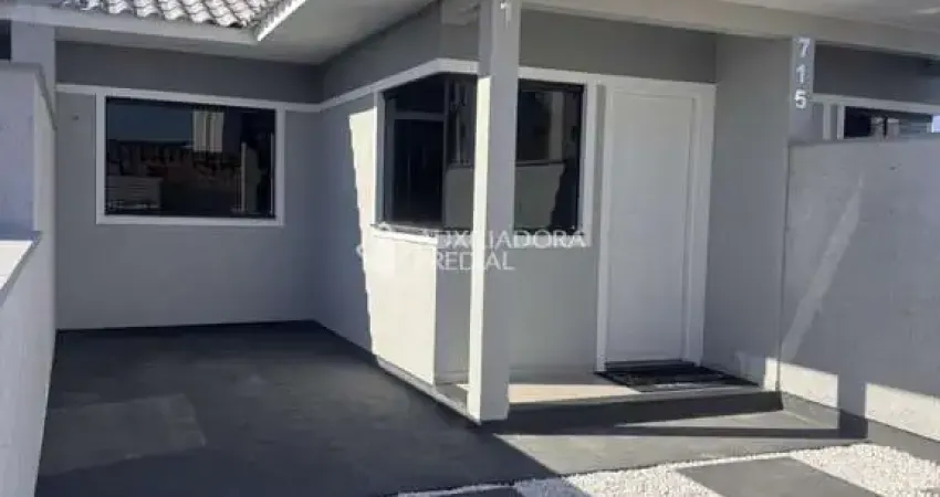 Casa com 2 quartos à venda na Michelangelo, 23, Barra do Aririú, Palhoça
