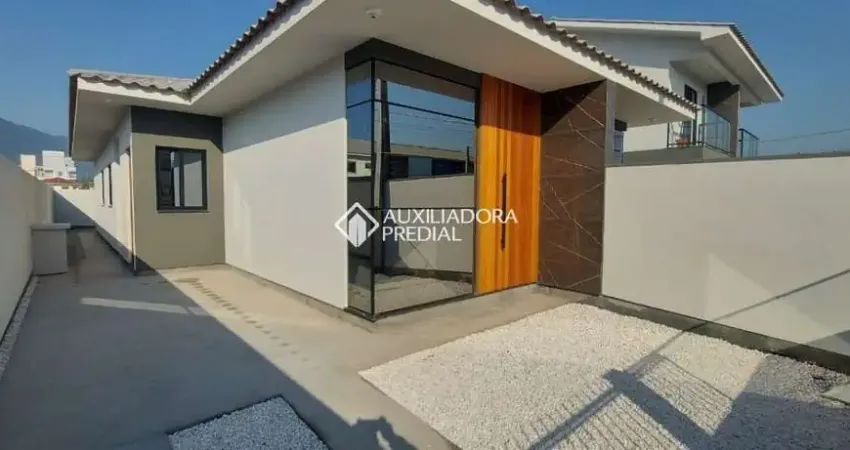 Casa com 3 quartos à venda na Rua Doroteu Pereira de Matos, 100, Nova Palhoça, Palhoça