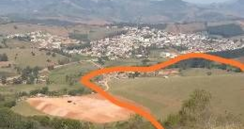 Terreno à venda no Centro, Pedralva