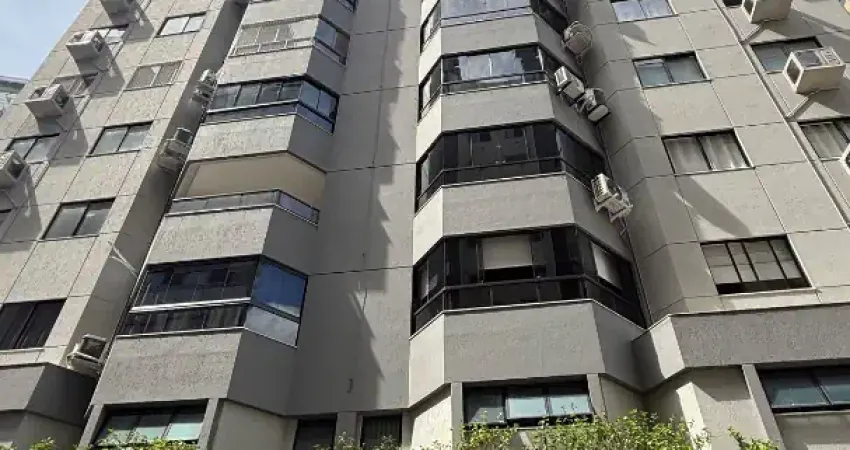 Apartamento de 3 dormitórios, sendo uma suíte! próximo ao mar!