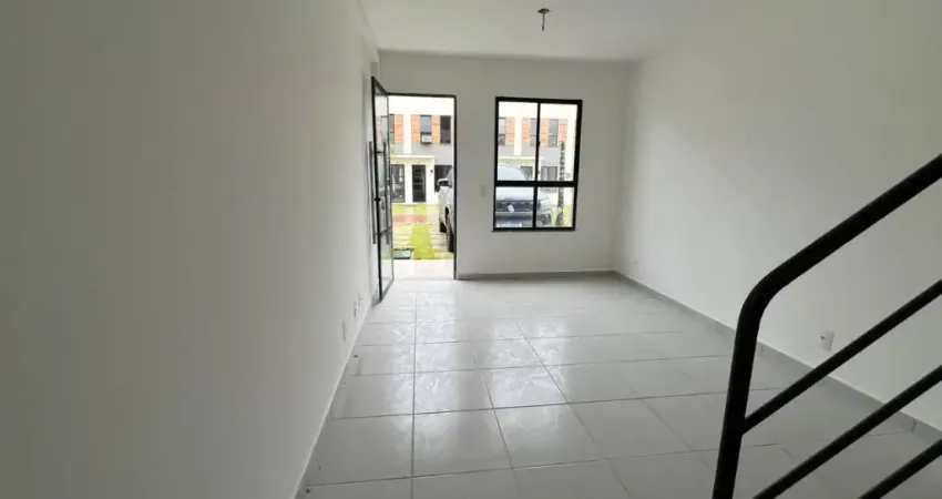 Vendo excelente casa duplex em condomínio com 2 quartos em vargem grande