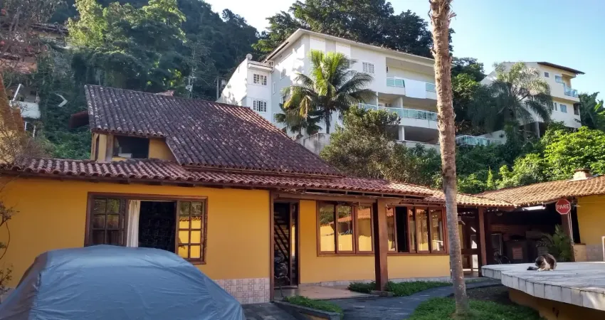 Vendo excelente casa em condomínio fechado com 3 suítes na taquara
