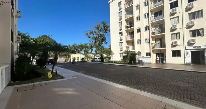 Vendo excelente apartamento no térreo com 2 quartos no camorim