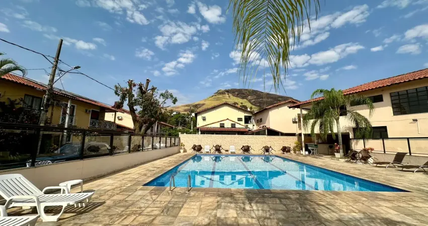 Vendo linda  casa duplex com 3 quartos em condomínio na taquara