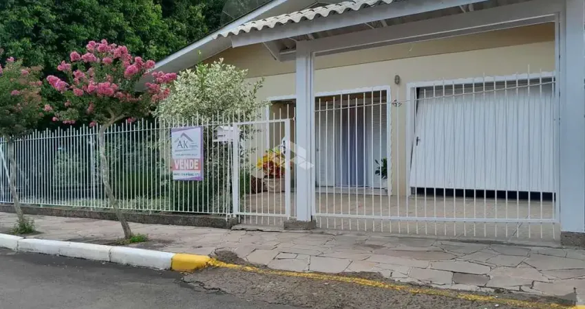 Casa com 3 quartos à venda na André Whitmann, 54, Centro, Picada Café
