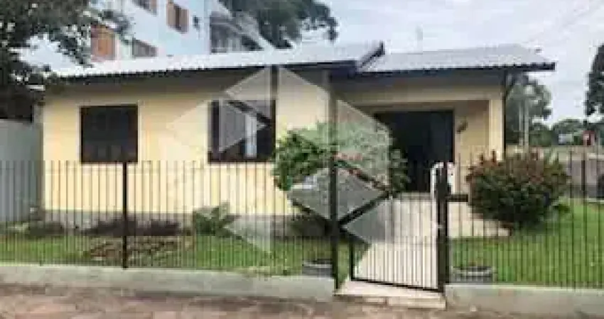 Bela casa para moradia e investimento. Excelente oportunidade de negócio.