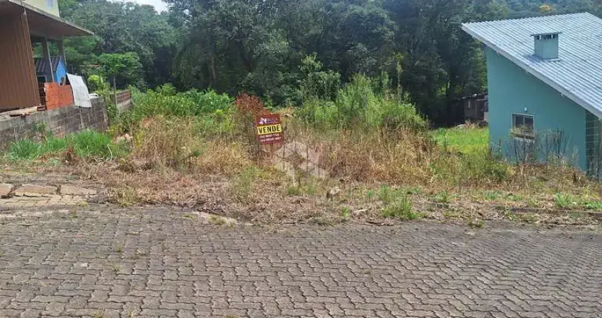 Terreno na serra gaúcha com 465 m2 em área residencial de constante valorização.