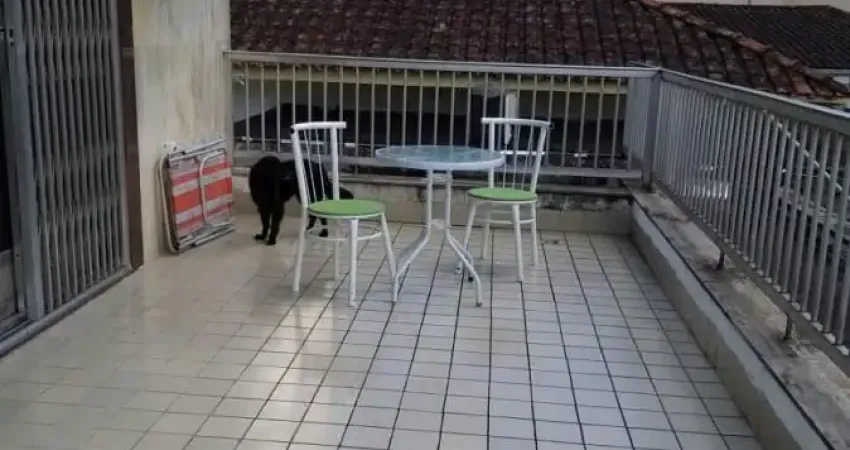 Casa sobreposta alta, 4 dormitórios, 1 suíte, varanda, 200 m² no Boqueirão