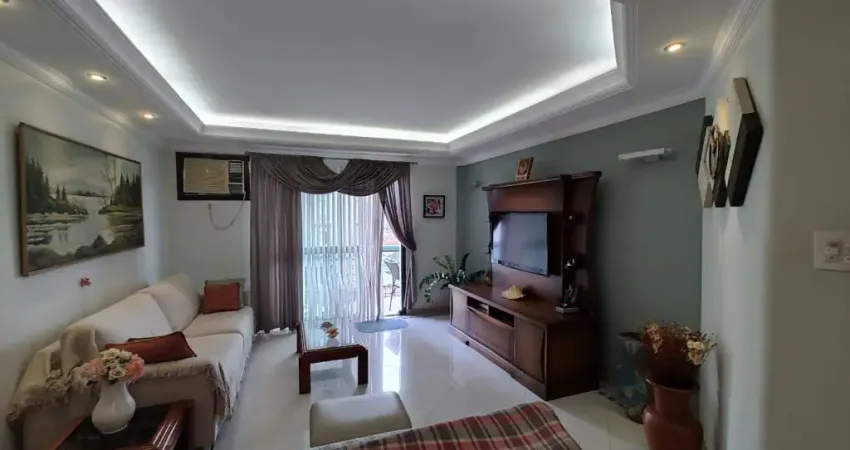 Apartamento á venda, 3 dormitórios, 1 suite, 149 m² no Embaré.