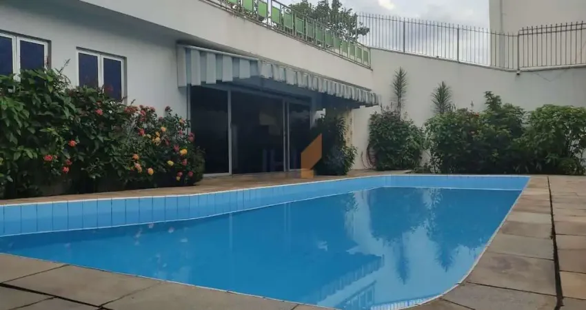 Casa com 426 m² para comércio ou residência na City Boaçava. Vende ou aluga
