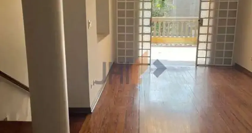 Casa triplex para locação c/ 150m² , 4 suítes, escritório, terraço e solário | aclimação / cambuci