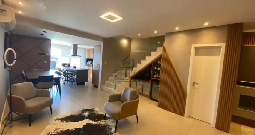 Casa à venda em Santo André, São Leopoldo - Semi mobiliada, com piscina e energia solar!