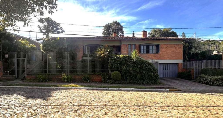 Casa com Pátio e Piscina em Morro do Espelho, São Leopoldo - Venda