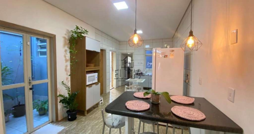 Casa com Churrasqueira e Pátio em São Leopoldo - Centro - Semimobiliada