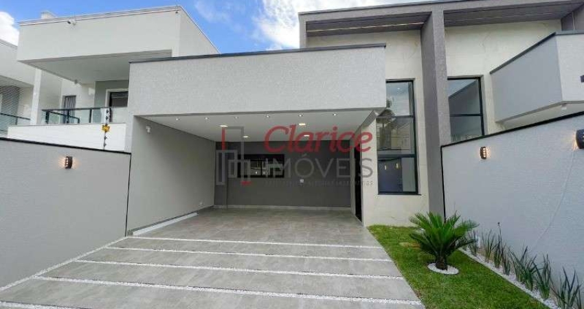 Casa de Alto Padrão no Aristocrata: 3 Quartos, 1 Suíte, 4 Vagas - São José dos Pinhais-PR