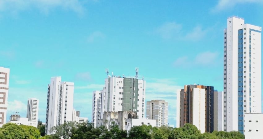 Cobertura à Venda na Rua do Espinheiro com 240M².