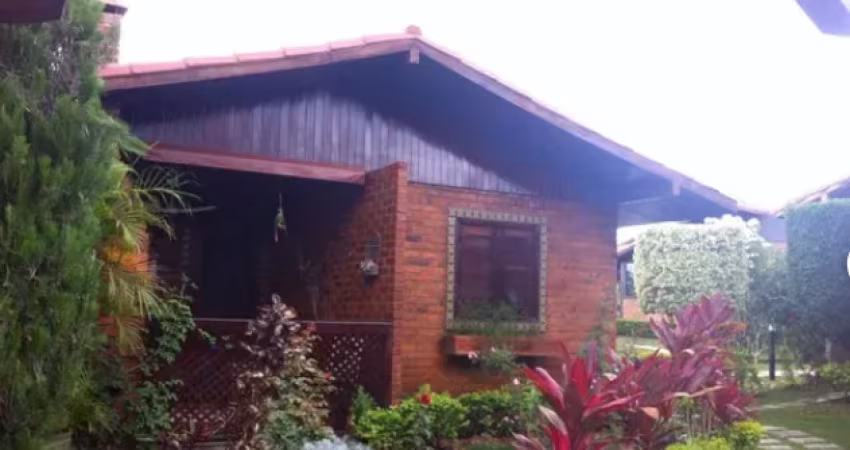 Linda Casa em Condomínio Hotel Resort Gravatá à Venda.