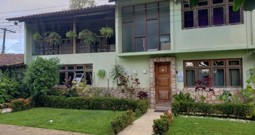 Casa à Venda em condomínio fechado em Aldeia com 250M².