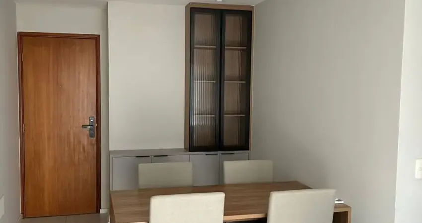 Apartamento mobiliado 2 quartos com excelente localização