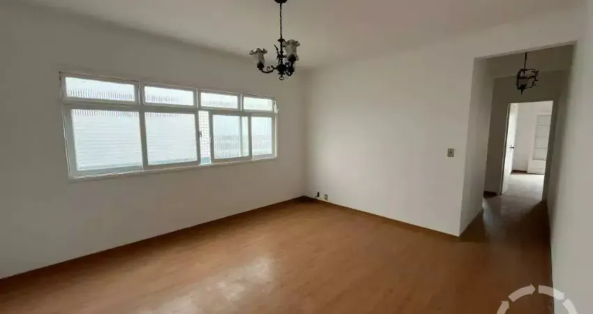 Apartamento amplo com garagem fechada e sacada – Ponta da Praia