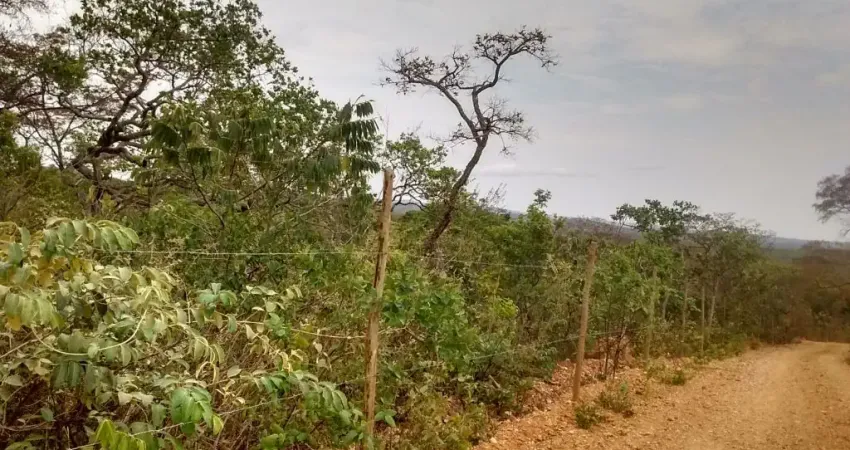 Terreno à venda 1700m²  Fazenda Três Córregos / Município de Santana do Riacho - Mg