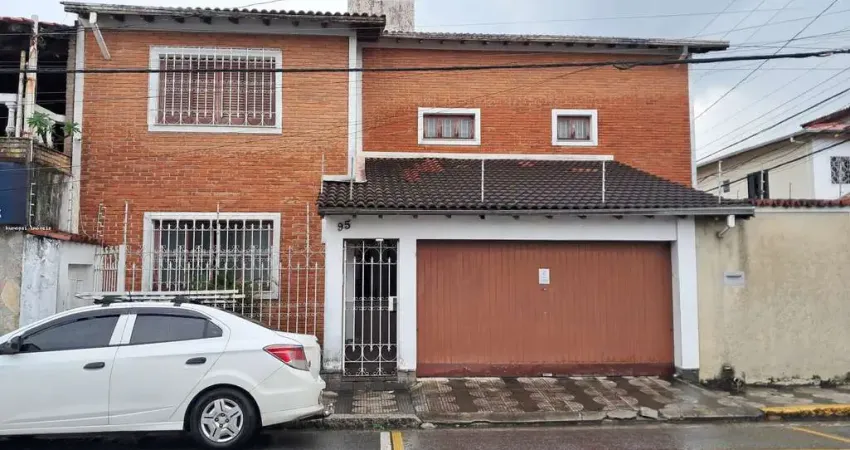 Sobrado para Venda em Mogi das Cruzes, Centro, 3 dormitórios, 1 suíte, 2 banheiros, 3 vagas