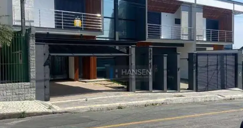 Sobrado com 3 suítes à venda, 190 m² por R$ 1.490.000 - Saguaçu - Joinville/SC