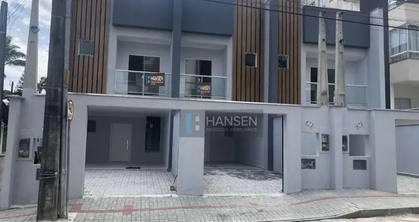 Sobrado com 3 dormitórios à venda, 194 m² por R$ 985.000,00 - Costa e Silva - Joinville/SC