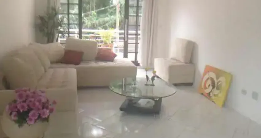 Sobrado à Venda com 3 Suítes no Jardim Santa Rosa – Aceita Permuta por Apartamento