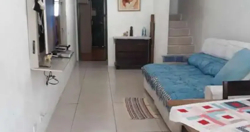 Casa à Venda em Taboão da Serra com Vista Arborizada, 2 Dormitórios e Terreno Amplo