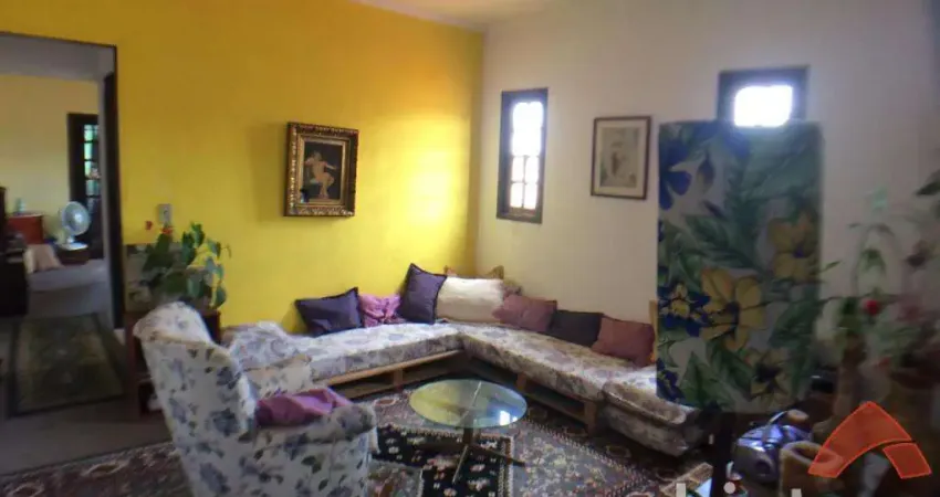 Casa à Venda com 4 Dormitórios no Parque Monte Alegre – Condomínio Fechado e Permuta por Apartamento