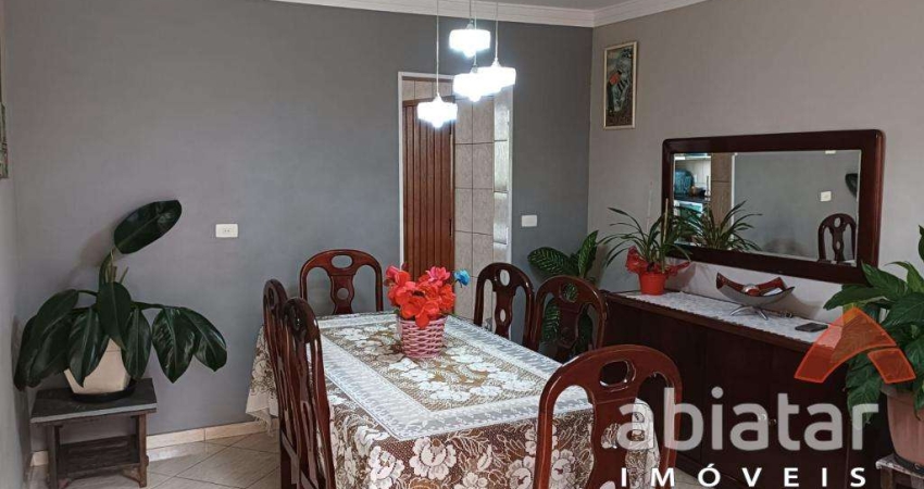 Casa térrea, três dormitórios (uma suíte) - Jardim Maria Rosa