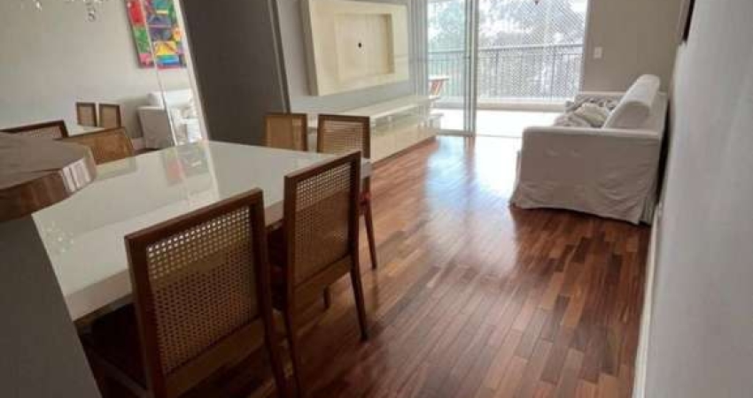 Apartamento de 3 Dormitórios em Condomínio de Clube
