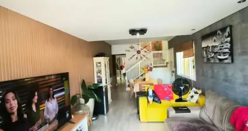 Sobrado de 145m² com 3 dormitórios - Parque Monte Alegre