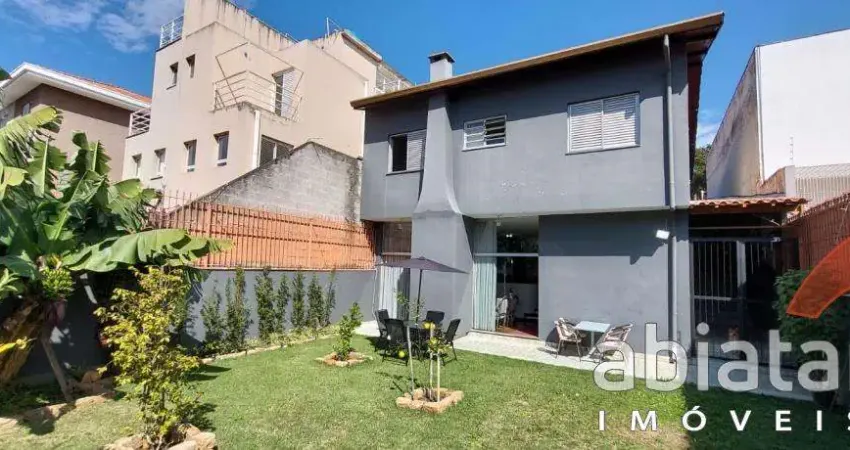 Casa semi térrea com 4 vagas de garagem cobertas, jardim jussara são paulo.