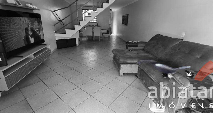 Casa à Venda com 3 Dormitórios, Suíte e Varanda Gourmet – Aceita Permuta