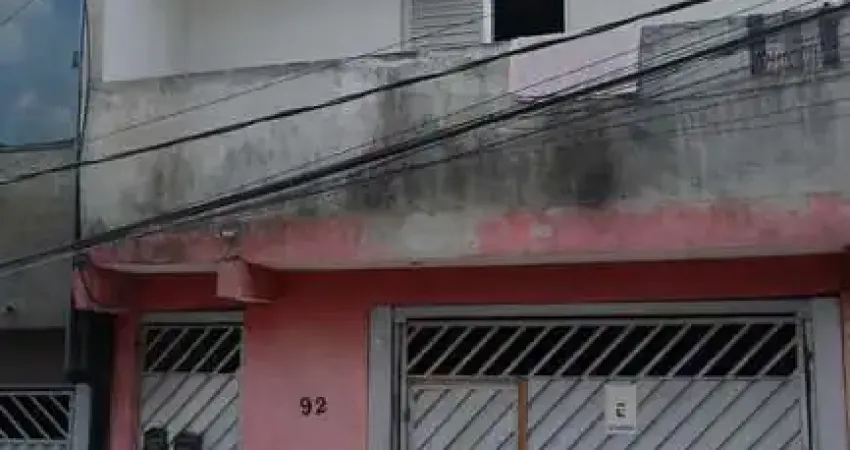 Residência Dupla com Entradas Individuais e Conforto Garantido no Jd Novo Record!