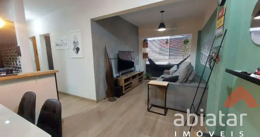 Apartamento dois quartos, com varanda. Bairro tranquilo, centro do Taboão da Serra