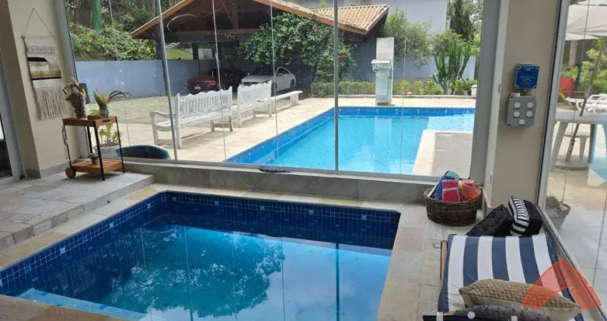 Casa ampla com 4 suítes no condomínio iolanda - taboão da serra