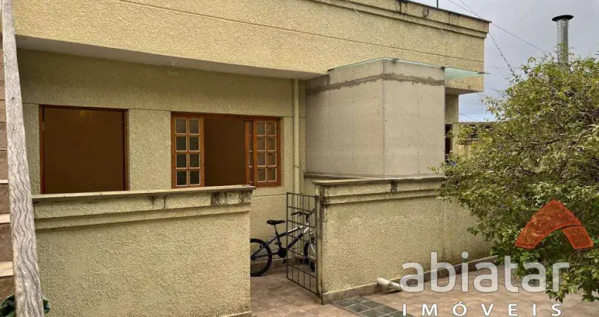 Casa com sacada para aluguel no jardim das oliveiras  rua luciano marcos saturnino, taboão da serra