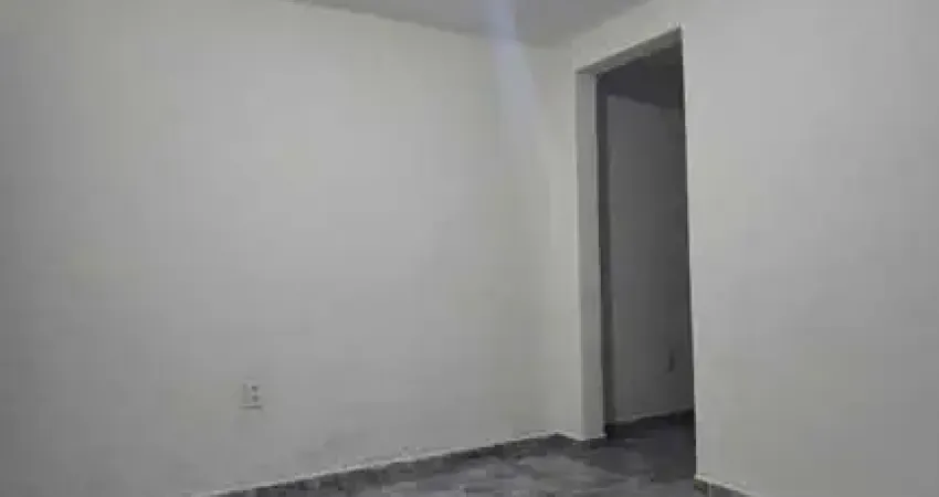 Casa para locação 50m² no Parque Pinheiros Taboão da Serra/SP, próxima a comércios e transporte