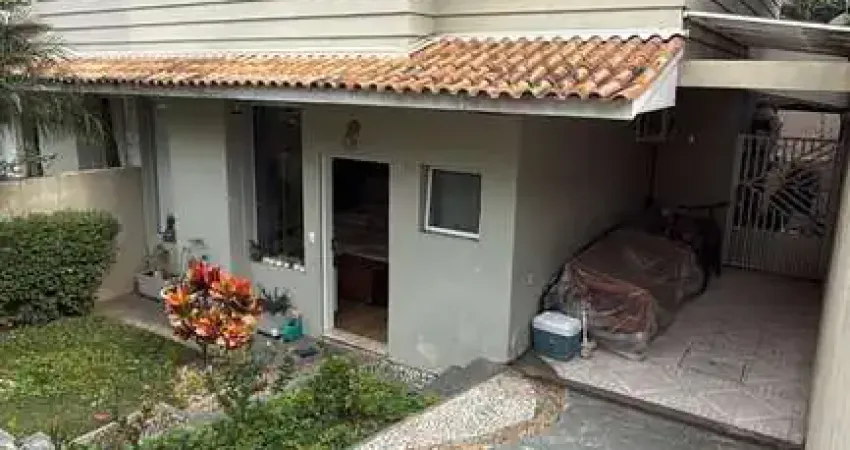 Sobrado em condomínio fechado no parque assunção  taboão da serra