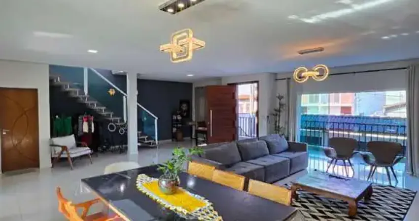 Casa de alto padrão em condomínio fechado  3 suítes, piscina e área gourmet  taboão da serra