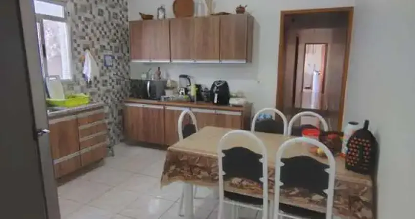 Casa à venda no jardim scândia 130m² com 3 moradias independentes