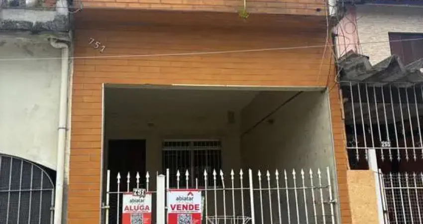 Casa à venda e locação com 101m², 3 dormitórios e churrasqueira Vila Iasi Taboão da Serra/SP