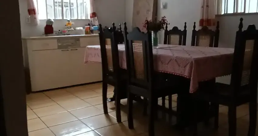 Vende-se casa,com 4 garagens no bairro boqueirão curitiba/pr