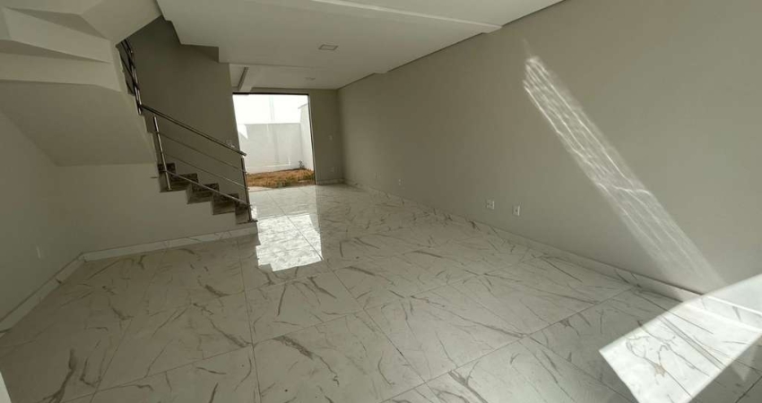 Casa com 3 quartos à venda na Rua Passos Ferreira, 92, Santa Rosa, Belo Horizonte