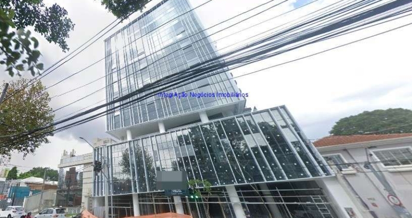 Prédio 4.018m² e 10 banheiros.  Excelente localização, entre as Ruas Paulino Camasmie, Manuel da Nobrega e Rodolfo Troppmair.