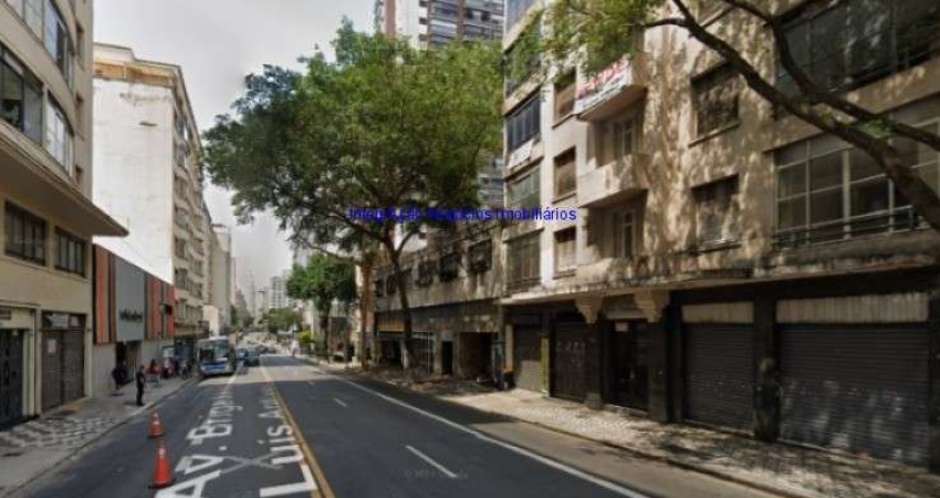 Loja 350m², 02 banheiros e 10 vagas de garagem.  Excelente localização, entre as Ruas Jaceguai, Jandaia e Asdrúbal do Nascimento